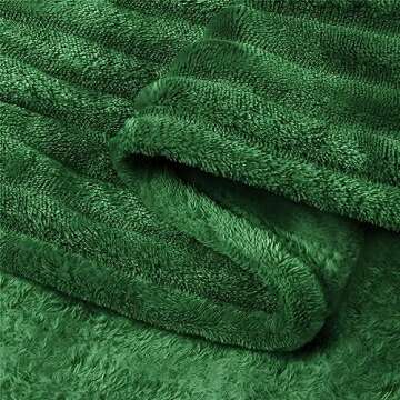 BEDELITE Fleece Blanket Twin Size – 3D Ribbed Jacquard Soft and Warm Decorative Fuzzy Blankets – Cozy, Fluffy, Plush Lightweight Throw Blankets for Couch, Bed, Sofa(Green, 60x80 inches)