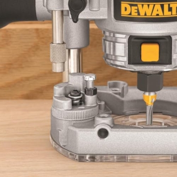 Dewalt DWP611PK Compact Router Kit for Woodworking