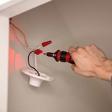 SKIL Rechargeable 4V Cordless Screwdriver with Bits