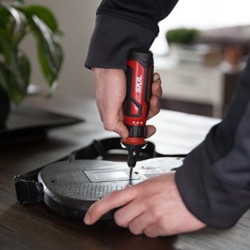 SKIL Rechargeable 4V Cordless Screwdriver with Bits