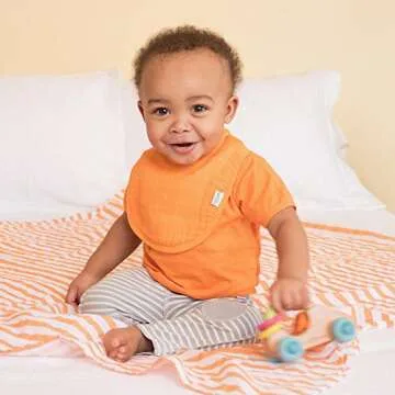 green sprouts Muslin Bibs made from Organic Cotton (5 pack)| 4 absorbent layers protect from sniffles, drips, & drools | 100% Organic cotton muslin, Adjustable snap closure, Machine washable