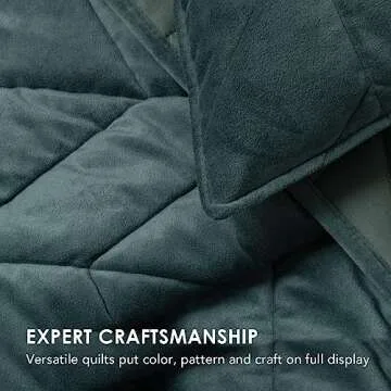 EVERGRACE 3 Pieces Luxurious Velvet King Quilts, Ultra Soft Lightweight Velvet Comforter Set, Matelasse Oversized Bedspread Coverlet for All Season with 2 Shams, Forest Green, 108"x96"