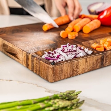 Smirly Walnut Cutting Board for Kitchen Cooking Needs
