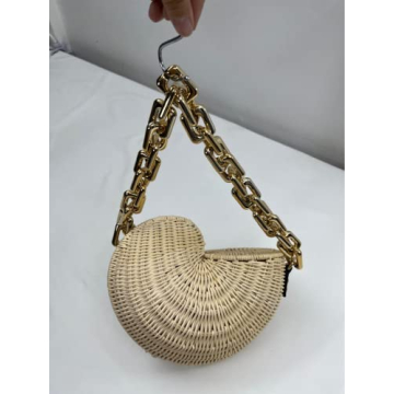 Hxinson Woven Straw Bags Popular Conch Bags Shell Shaped Rattan Bags Personalized Acrylic Chain Shoulder Bags (beige)