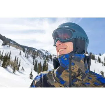 Giro Ratio Ski & Snowboard Helmet - Versatile Protection