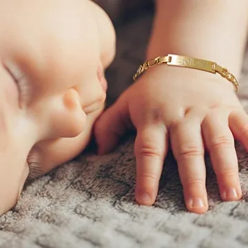 Personalized Gold Name Plated Baby Bracelet | Tina&Co