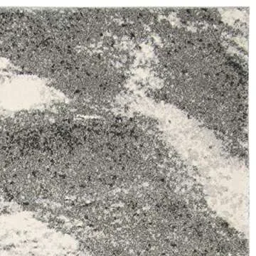 SAFAVIEH Retro Accent Rug - Stylish and Stain Resistant