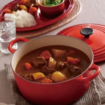 Le Creuset 5.5 qt Signature Dutch Oven in Cerise