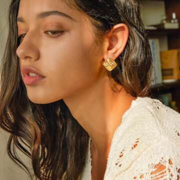 Gold Statement Chunky Stud Earrings for Women，Geometric Square Textured Vintage Trendy Jewelry (Gold)