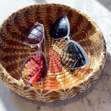 Small Key Bowl for Entryway Table Wicker Decorative Bowls Keys Holder Basket Handmade Woven Display Wall Baskets Rattan Fruit Candy Wallet Storage Organizing Kitchen Countertop (Sedge Fibers)