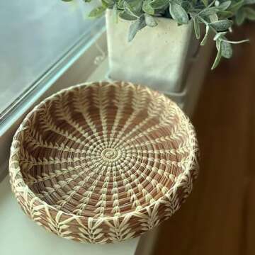 Small Key Bowl for Entryway Table Wicker Decorative Bowls Keys Holder Basket Handmade Woven Display Wall Baskets Rattan Fruit Candy Wallet Storage Organizing Kitchen Countertop (Sedge Fibers)