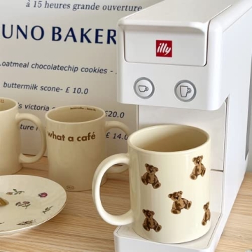 Heardbeli Cute Vintage Cartoon Bear Mugs - Whimsical Ceramic Coffee Cup for All Occasions