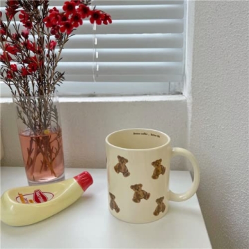 Heardbeli Cute Vintage Cartoon Bear Mugs - Whimsical Ceramic Coffee Cup for All Occasions