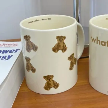 Heardbeli Cute Vintage Cartoon Bear Mugs - Whimsical Ceramic Coffee Cup for All Occasions