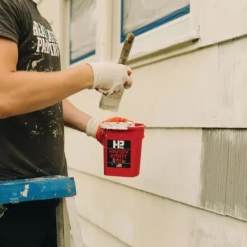 Handy Paint Pail for Easy Painting and Cleanup
