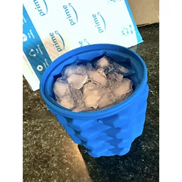 FREEZE AND SQUEEZE Ice Cube Maker Creates Easy Ice Nuggets