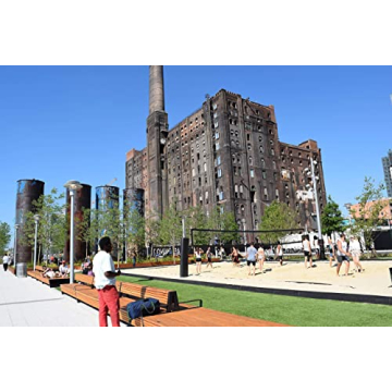 FREEZE AND SQUEEZE Ice Cube Maker Creates Easy Ice Nuggets