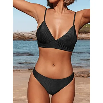 CUPSHE Women's Elegant Triangle Bikini Set Black Swimwear