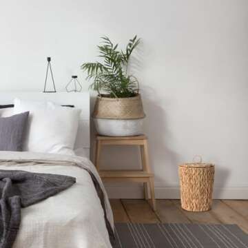 YOKOMI Wicker Waste Basket with Lid and Liner - Small Wicker Trash Can for Bedroom, Bathroom, Kitchen, Living Room - Boho Handwoven Waste Basket for Home, Office - WasteBaskets for Garbage, 2 Gallons