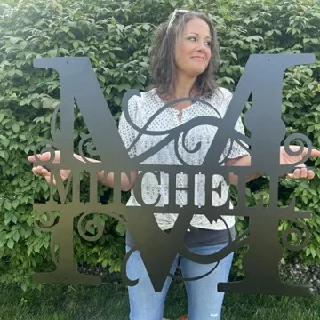 Custom Metal Family Name Signs Online