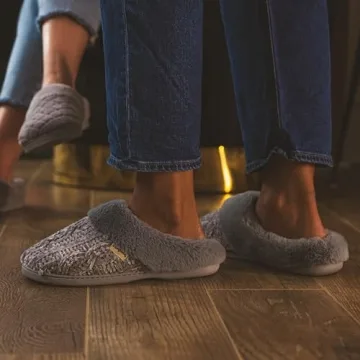 Dearfoams Women's Stylish Chenille Clog Slippers