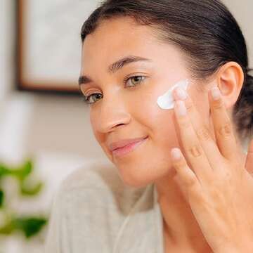 Tree of Life Beauty Moisturizer, Vitamin C Face Cream - Hydrating & Brightening Lotion, Reduces Dark Spots - Dermatologist-Tested for Dry Sensitive Skin - Whitening Facial Skin Care - 1.7 Fl Oz