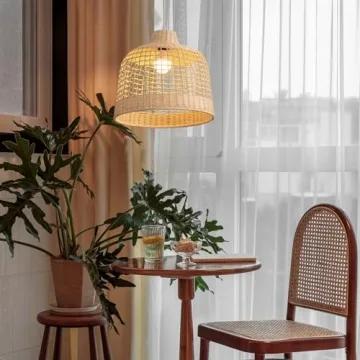 Elegant Hand-Woven Rattan Pendant Light Fixture for Home