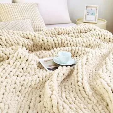 Admitrack Chunky Knit Blanket - Cozy Hand Knit Design