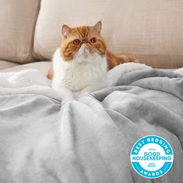 Bedsure Sherpa Fleece Throw Blanket - Soft & Cozy