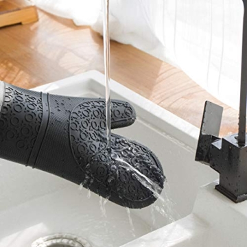 MS MOONSTONE Silicone Oven Mitts with Extra Long Cuff and Comfort Lining,Heat Resistant Food Grade Cooking Mittens for Baking,Grilling and Pot Holders,1 Pair,Pink