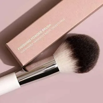 ILIA - Finishing Powder Brush | Non-Toxic, Vegan, Cruelty-Free, Blending With White Wood Handle + Soft, Synthetic Bristles