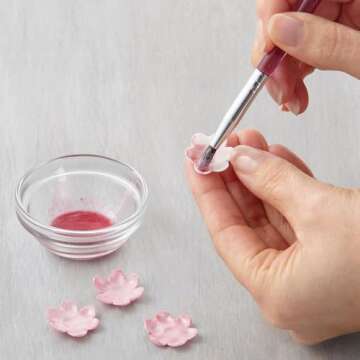 Wilton 2-Piece Dusting Brush Set - Apply Color Accent to Cakes with These two Brushes for Cake Decorating, Soft & Easy-To-Clean Baking Brushes