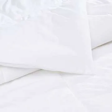 Versatile Lightweight Reversible Comforter for All Seasons