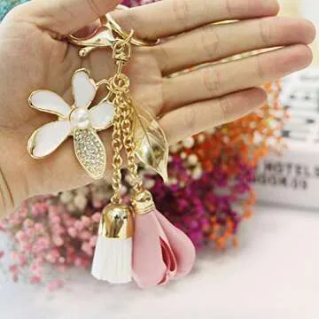 SWJEWEL Flower Keychain - Stylish Rhinestone Charm