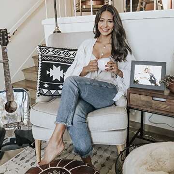 Aura Digital Photo Frame - Beautifully Designed, Easy to Use