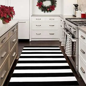Chic Black and White Area Rug 35.4 x 59 Inches