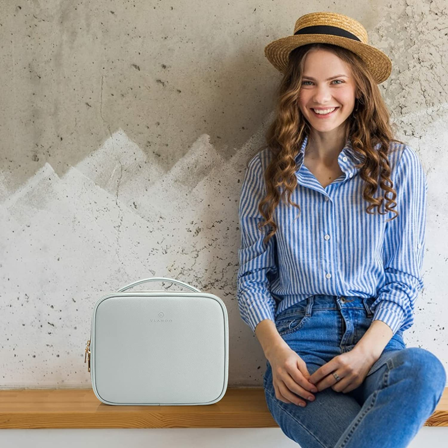 Vlando Portable Makeup Case with Dividers - Blue