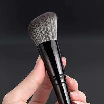 Anmor Contour Brush for Perfect Contouring and Blending