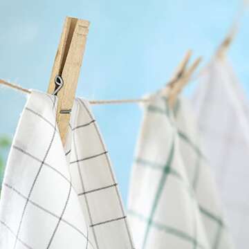 Clorox Wood Clothespins with Spring – Value Pack Set of 30 | Rust Resistant, Heavy-Duty Coil, Non-Slip Grip for Line Drying Laundry, Chip Clips, Crafts