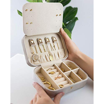 Benevolence LA Plush Velvet Travel Jewelry Storage Box