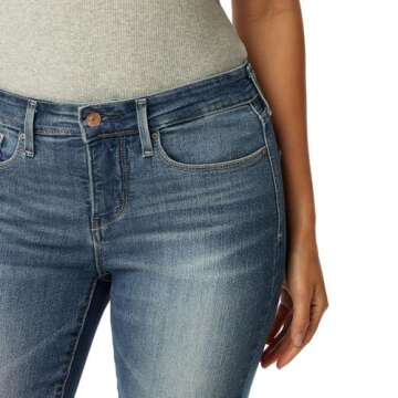 Levi Strauss Signature Gold Women's Totally Shaping Skinny Jeans (Available in Plus Size), Cape Town, 6 Long