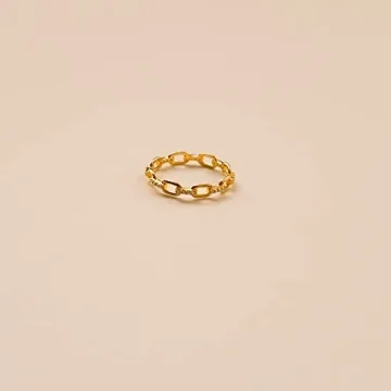 Espere 18K Gold Plated Chain Link Statement Ring - Dainty Elegance