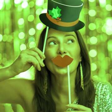 HAHOME LED Rope Lights for Outside, 300 LED Color Changing Outdoor/Indoor String Lights with Remote, 16 Color Waterproof Led Rope Lights 99Ft for Valentine's Day,st.Patrick's Day Décor