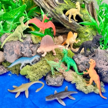 Safari Ltd. 12 Mini Carnivorous Dinosaurs Educational Set