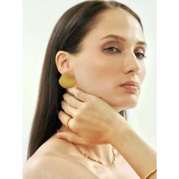 WOWORAMA Gold Seashell Earrings for Women Striped Large Scallop Shell Earring Vintage Big Sea Shell Stud Earrings Boho Summer Beach Statement Earring