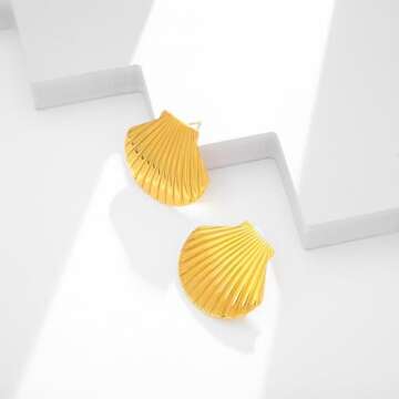 WOWORAMA Gold Seashell Earrings for Women Striped Large Scallop Shell Earring Vintage Big Sea Shell Stud Earrings Boho Summer Beach Statement Earring