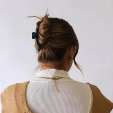 KAXI Hold Everything Hair Claw - Stylish & Functional Clip