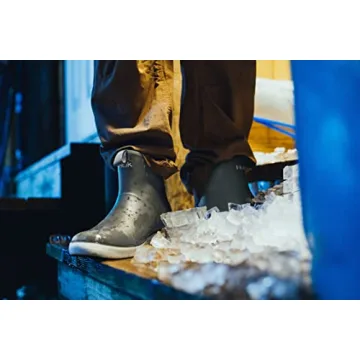 HUK Men's Rogue Wave Shoe - Premium Waterproof Fishing Boots