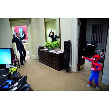 Dream Big Dreams: Photographs from Barack Obama's Inspiring and Historic Presidency (Young Readers)