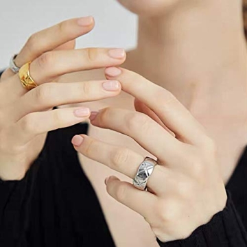 Stylish 18K Gold Ring for Women, Perfect for Stacking